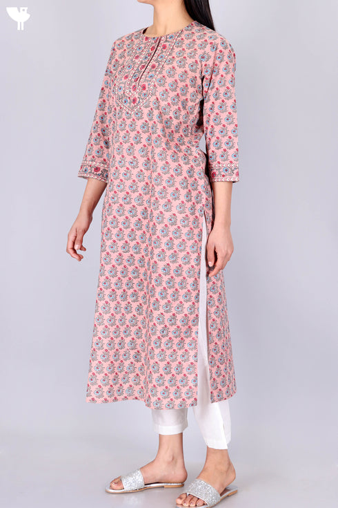 Cambric Cotton Kurta With Kota Dupatta In Floral Block Print
