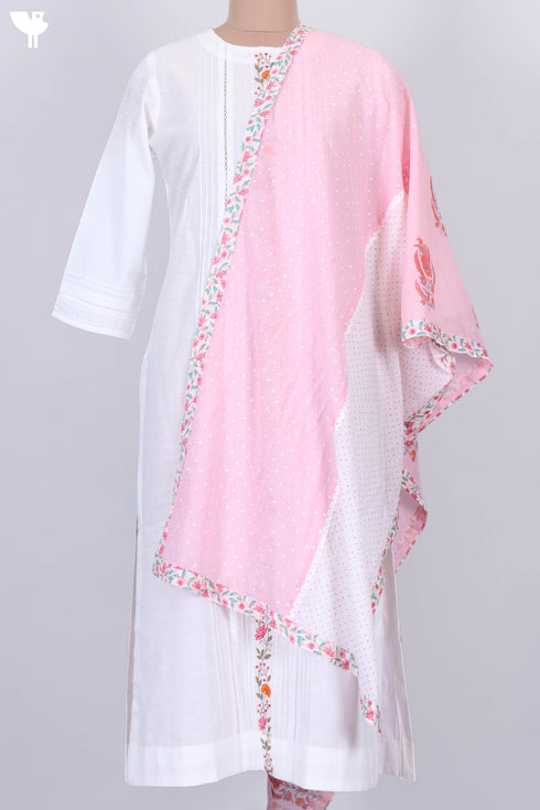 Slub Cotton Kurta With Mulmul Dupatta In Floral Embroidery