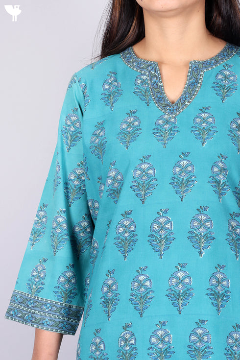Bizzy Lizzy Kurta With Chiffon Dupatta in Floral Block Print