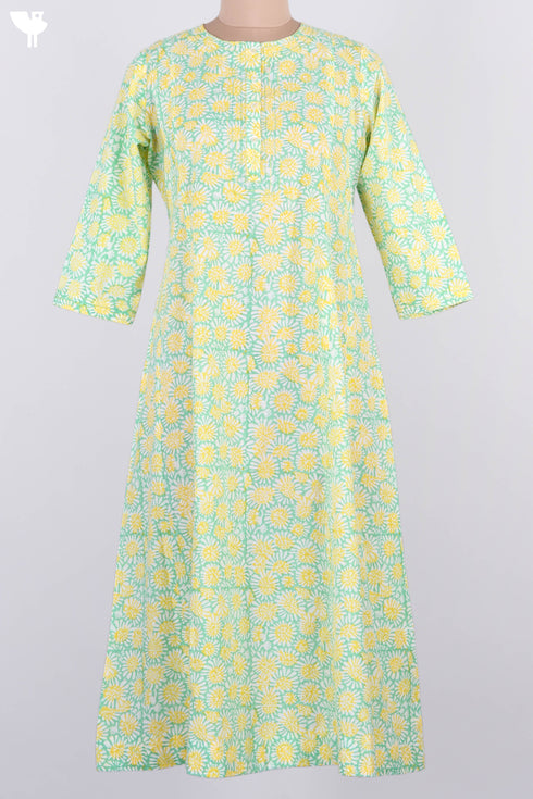 Cambric Cotton Kurta With Kota Doria Dupatta In Floral Block Print