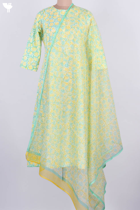 Cambric Cotton Kurta With Kota Doria Dupatta In Floral Block Print