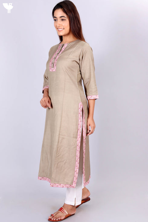 Bhagalpur Self Striped Kurta With Chanderi Silk Poncho In Block Print