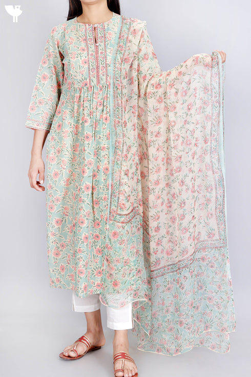 Terry Voile Kurta With Chiffon Dupatta In Floral Block Print