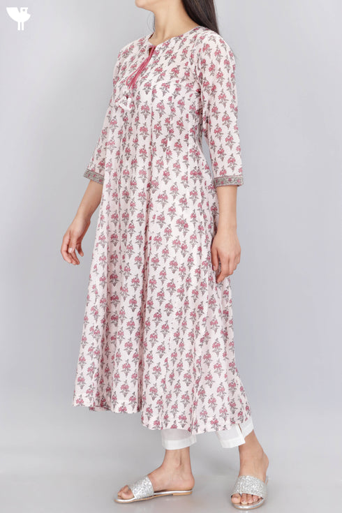 Mulmul Paneled Kurta With Kota Doria Dupatta In Floral Block Print