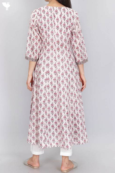 Mulmul Paneled Kurta With Kota Doria Dupatta In Floral Block Print