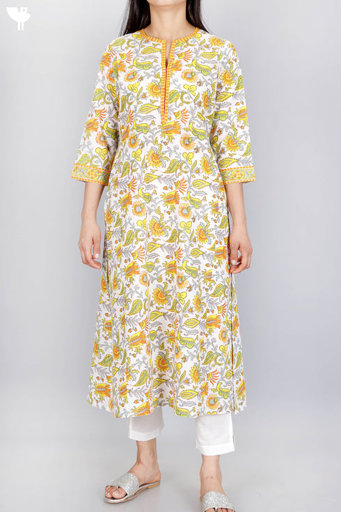 Cambric Cotton Kurta With Kota Doria Dupatta In Floral Block Print