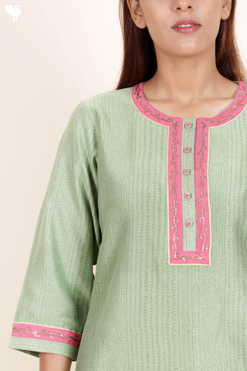 Chanderi Silk Kurta And Dupatta With Embroidery