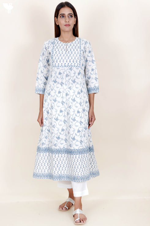 Slub Cotton Kurta With Kota Doria Dupatta in Floral Block Print
