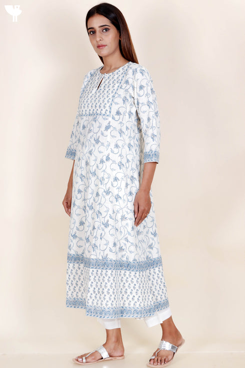 Slub Cotton Kurta With Kota Doria Dupatta in Floral Block Print
