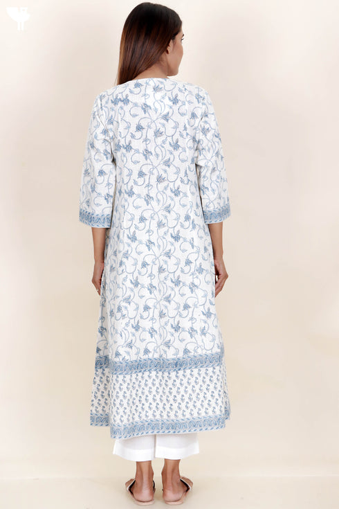 Slub Cotton Kurta With Kota Doria Dupatta in Floral Block Print