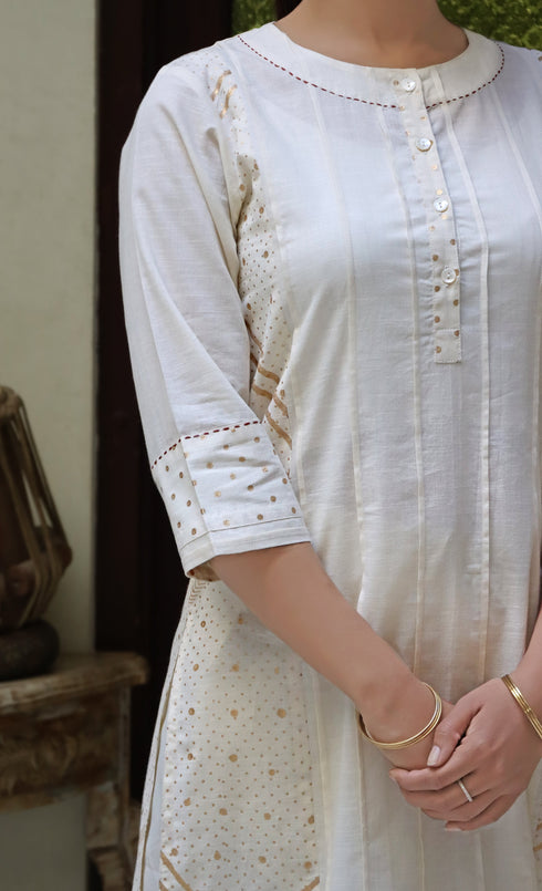 Slub Cotton Kurta With Pin-TucksIn Gold Block Print