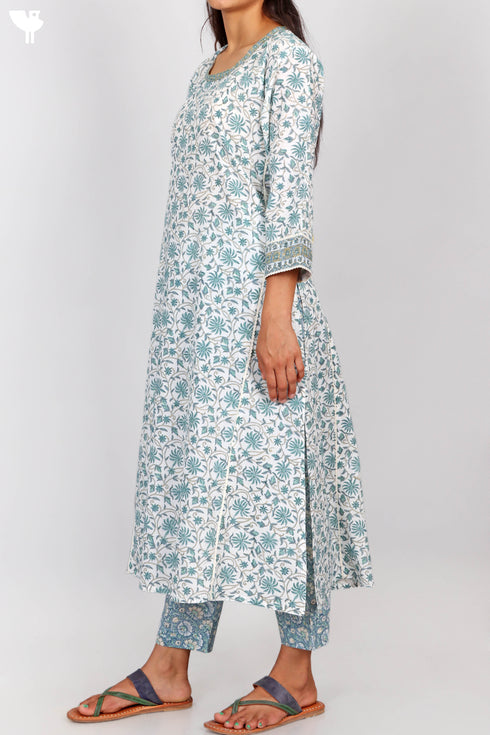Cambric Cotton Paneled Kurta With Laces In Floral Block Print