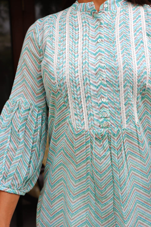 Mulmul Cotton Yoke Kurta In Zigzag Print