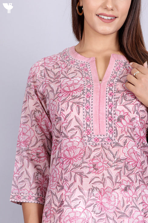 Mulmul Cotton Kurta In Floral Block Print