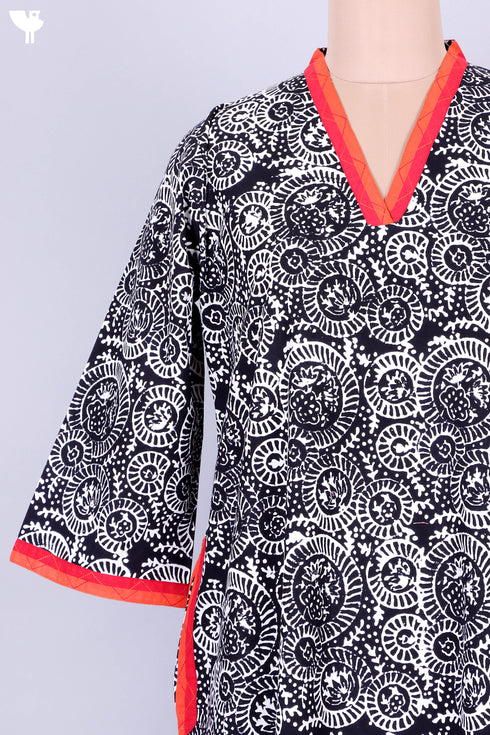 40s Cotton Kaftan in Black And Red Abstract Block Print