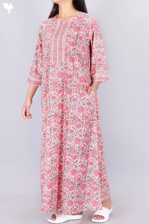 Bizzy Lizzy Full Sleeved Zip Kaftan In Floral Block Print