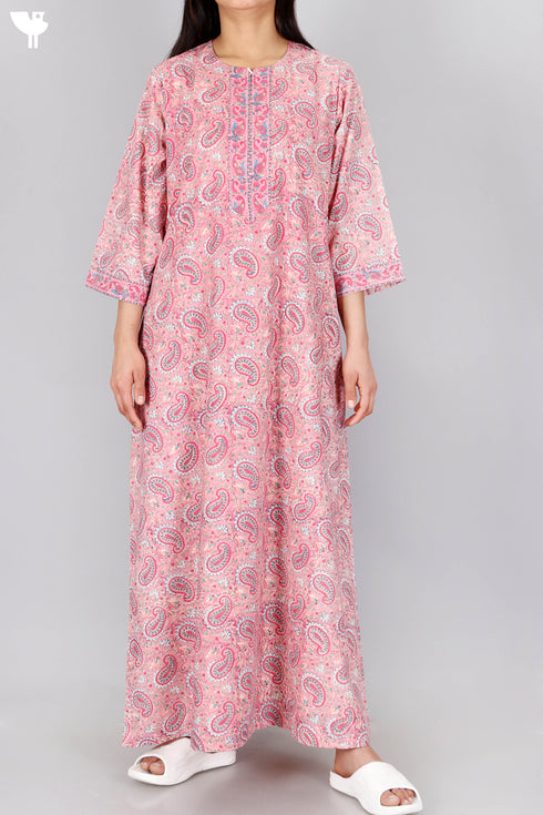 Bizzy Lizzy Full Sleeved Zip Kaftan In Paisley Block Print