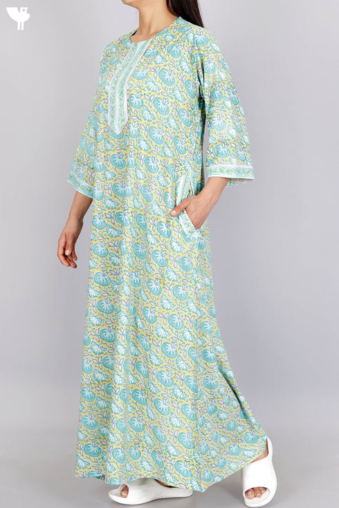 Bizzy Lizzy Full Sleeved Zip Kaftan In Floral Block Print