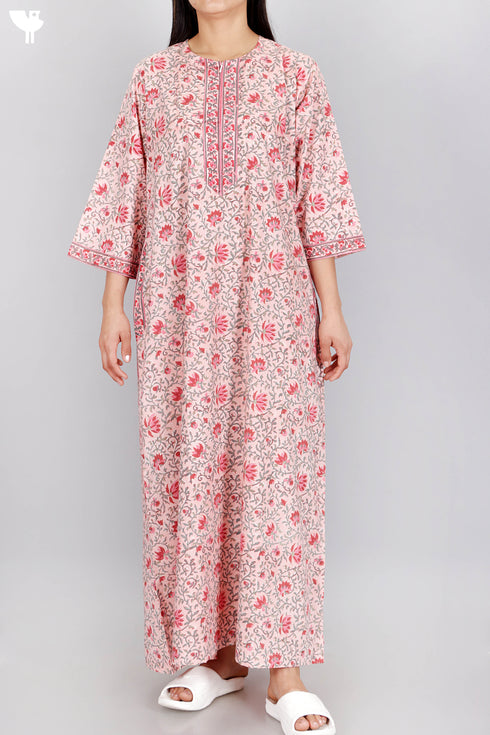 Bizzy Lizzy Full Sleeved Zip Kaftan In Floral Block Print