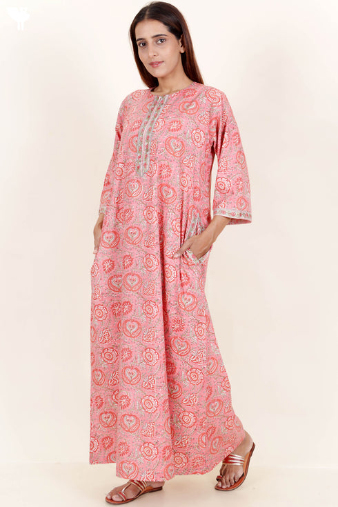 Bizzy Lizzy Full Sleeved Zip Kaftan In Floral Block Print