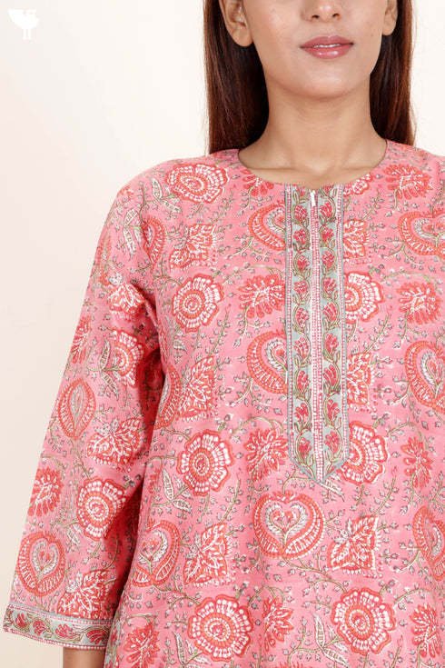 Bizzy Lizzy Full Sleeved Zip Kaftan In Floral Block Print