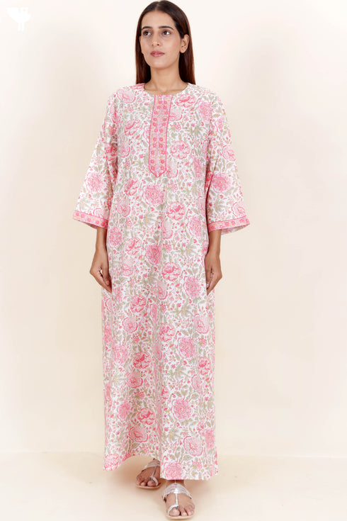Bizzy Lizzy Full Sleeved Zip Kaftan In Floral Block Print