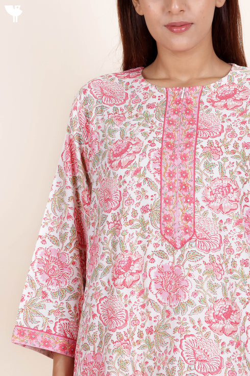 Bizzy Lizzy Full Sleeved Zip Kaftan In Floral Block Print