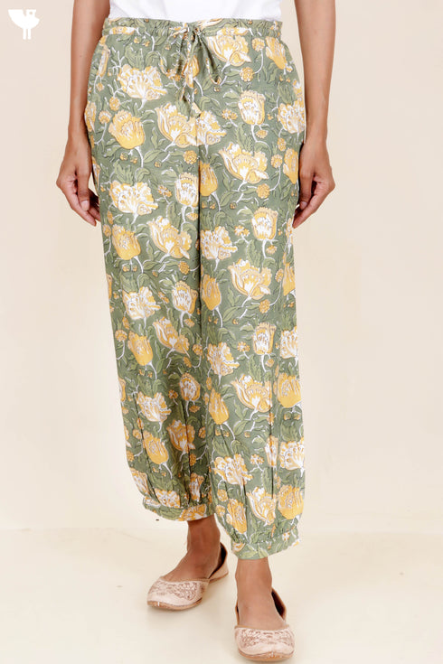 Bizzy Lizzy Pants In Floral Block Print