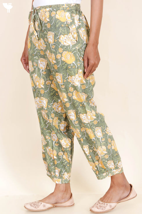 Bizzy Lizzy Pants In Floral Block Print