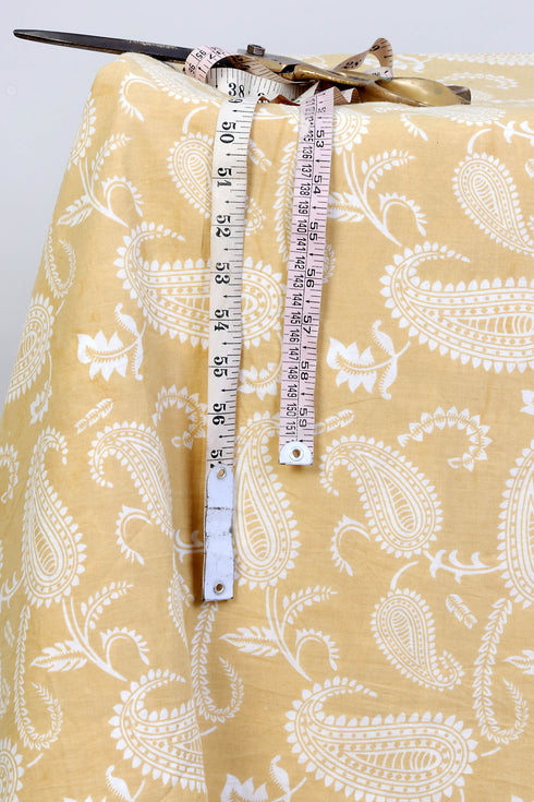 Cambric Cotton In Sandy Beige Paisley Print